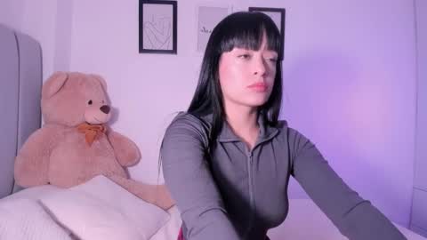 Snapshot of dannahyde chatting on 09.29.25 Insta DannaBlueX online show from 09.29.25