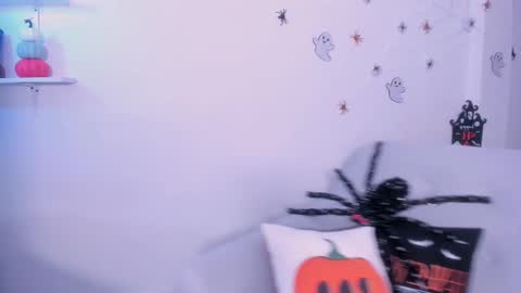 Snapshot of dannahyde chatting on 10.09.25 Insta DannaBlueX online show from 10.09.25