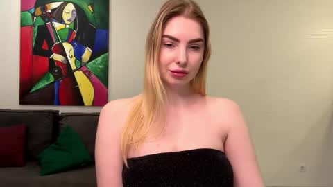 Snapshot of dannamissss chatting on 12.17.24 dannamissss online show from 12.17.24