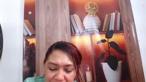 dannamomcerrat online show from 10.26.25