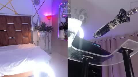 Snapshot of dannascully chatting on 03.10.26 Danna online show from 03.10.26