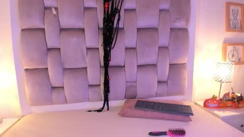 Dannika online show from 10.30.25