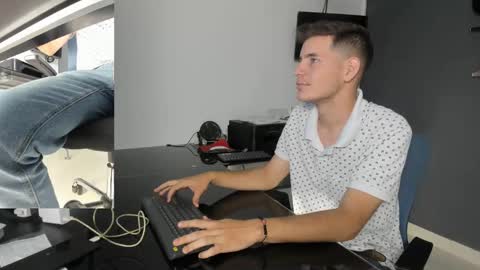 danny_and_lara online show from 10.04.25