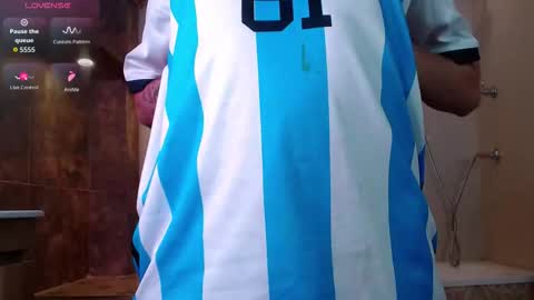 Snapshot of dante_bieber chatting on 10.24.25 dante online show from 10.24.25