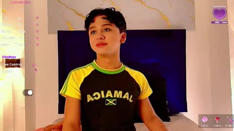 Snapshot of dante_bre chatting on 09.18.25 dante_bre online show from 09.18.25