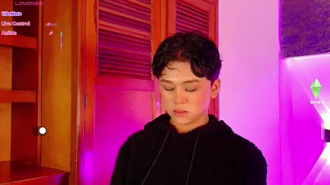 Snapshot of dante_bre chatting on 09.29.25 dante_bre online show from 09.29.25