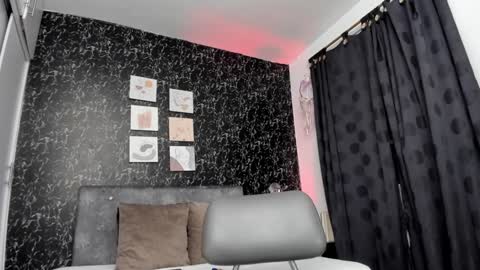 Snapshot of dante_sstrong chatting on 01.12.25 Dante Sstrong online show from 01.12.25