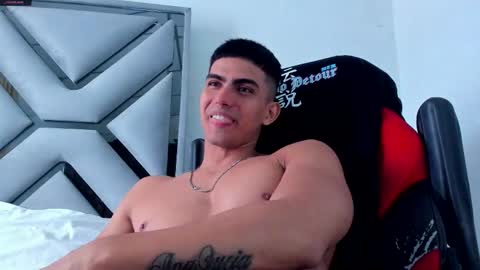 Snapshot of danterouxx chatting on 12.01.25 Dante online show from 12.01.25