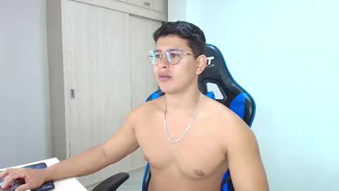 Snapshot of dantraxx chatting on 12.13.24 Dantraxx online show from 12.13.24