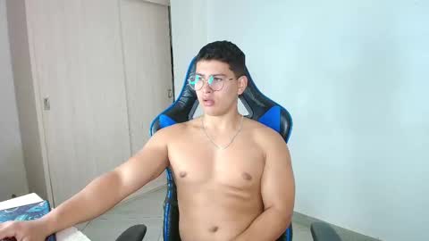 Snapshot of dantraxx chatting on 01.16.25 Dantraxx online show from 01.16.25