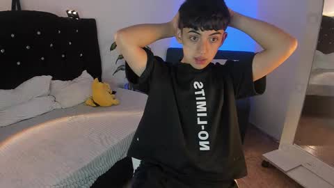 Snapshot of danvianny chatting on 10.13.25 DAN VIANNY online show from 10.13.25