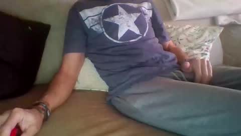 Snapshot of danydotado chatting on 10.07.25 danydotado online show from 10.07.25