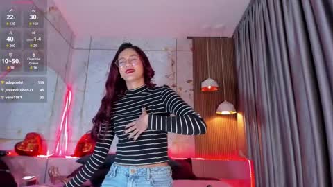 Snapshot of daphne_courtis chatting on 02.18.25 Daphne online show from 02.18.25