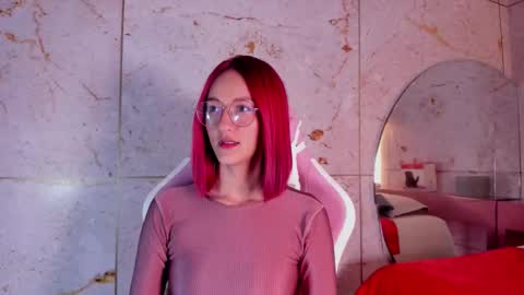 Snapshot of daphne_courtis chatting on 10.02.25 Daphne online show from 10.02.25