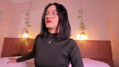 Snapshot of daphne_courtis chatting on 06.22.26 Daphne online show from 06.22.26