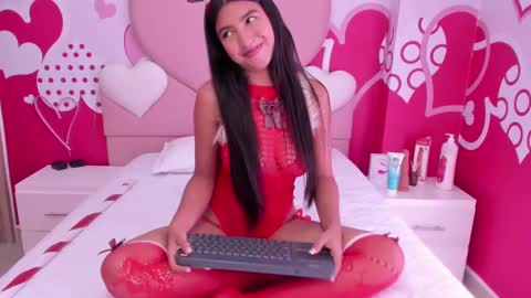 Snapshot of daphne_fox_ chatting on 12.24.24 Daphne  online show from 12.24.24