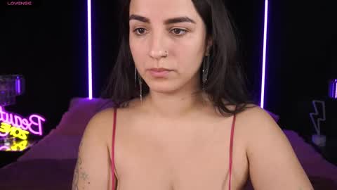 Snapshot of daphne_moss chatting on 02.10.25 Agatha online show from 02.10.25