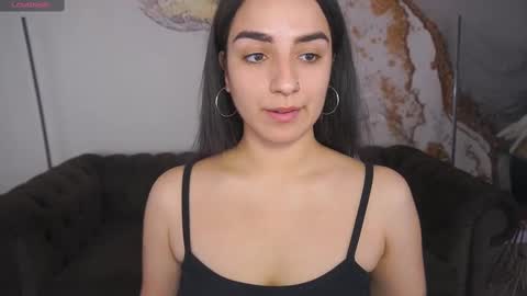 Snapshot of daphne_moss chatting on 02.23.25 Agatha online show from 02.23.25