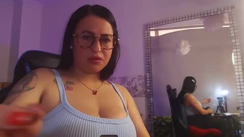 Snapshot of darian_boobs chatting on 10.23.25  Darian  online show from 10.23.25