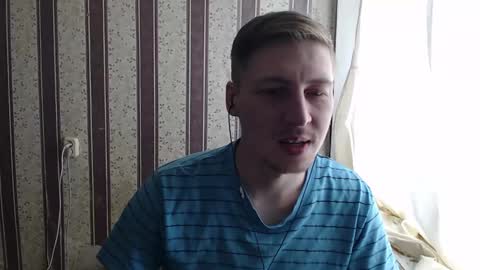 Snapshot of darienlarge chatting on 02.23.25 darienlarge online show from 02.23.25