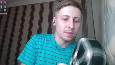 Snapshot of darienlarge chatting on 02.23.25 darienlarge online show from 02.23.25