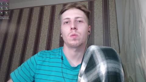 Snapshot of darienlarge chatting on 02.24.25 darienlarge online show from 02.24.25