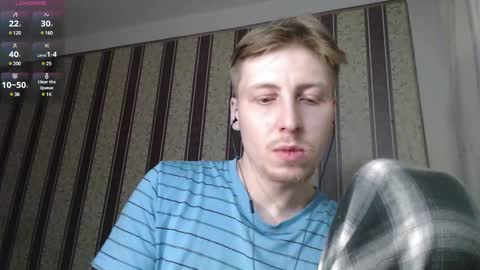 Snapshot of darienlarge chatting on 02.24.25 darienlarge online show from 02.24.25