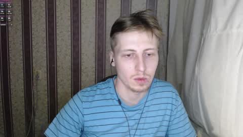 Snapshot of darienlarge chatting on 02.25.25 darienlarge online show from 02.25.25