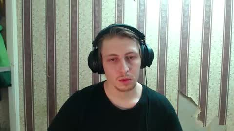 Snapshot of darienlarge chatting on 10.07.25 darienlarge online show from 10.07.25