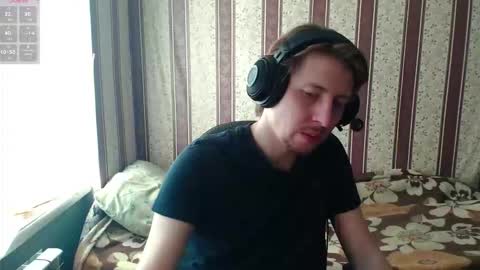 Snapshot of darienlarge chatting on 10.17.25 darienlarge online show from 10.17.25