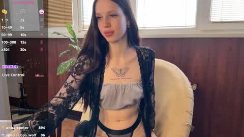 Snapshot of darina_night chatting on 03.11.25 Darina Night online show from 03.11.25