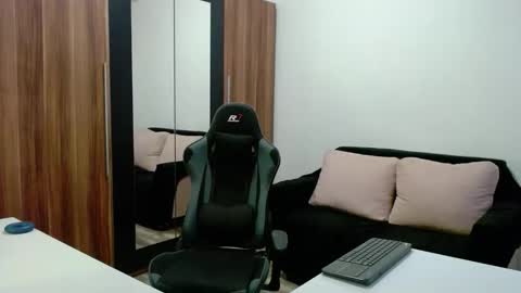 darius_94 online show from 10.02.25