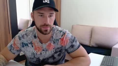 darius_94 online show from 10.20.25