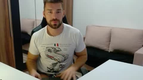 darius_94 online show from 10.21.25