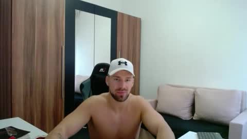 darius_94 online show from 02.20.26