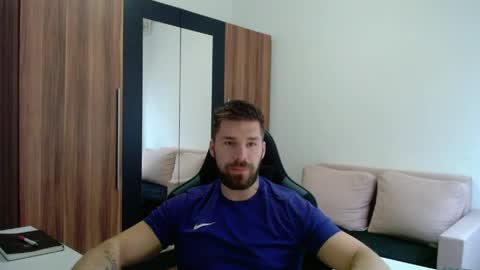 darius_94 online show from 04.14.26