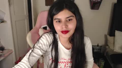 Snapshot of dark_angel_66 chatting on 12.26.24 Moony online show from 12.26.24