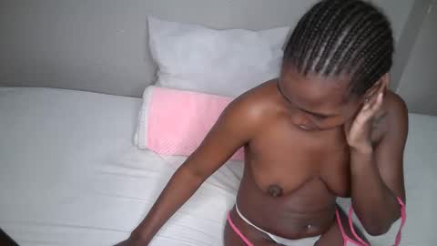 Snapshot of dark_lovly chatting on 10.27.25 dark_lovly online show from 10.27.25