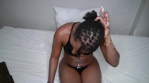 dark_lovly online show from 11.10.25