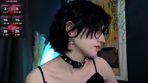 Snapshot of dark_vamp_ chatting on 12.05.24 Vamp online show from 12.05.24