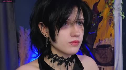 Snapshot of dark_vamp_ chatting on 12.06.24 Vamp online show from 12.06.24