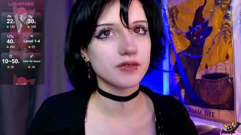 Snapshot of dark_vamp_ chatting on 12.10.24 Vamp online show from 12.10.24