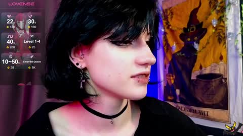 Snapshot of dark_vamp_ chatting on 12.13.24 Vamp online show from 12.13.24