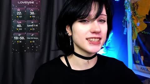 Snapshot of dark_vamp_ chatting on 12.19.24 Vamp online show from 12.19.24