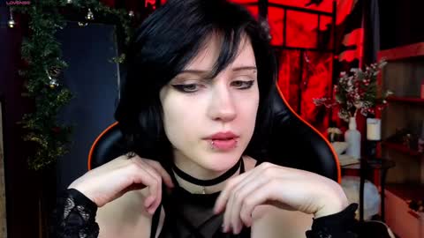 Snapshot of dark_vamp_ chatting on 12.21.24 Vamp online show from 12.21.24