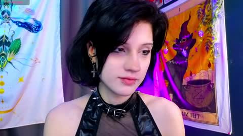 Snapshot of dark_vamp_ chatting on 12.28.24 Vamp online show from 12.28.24