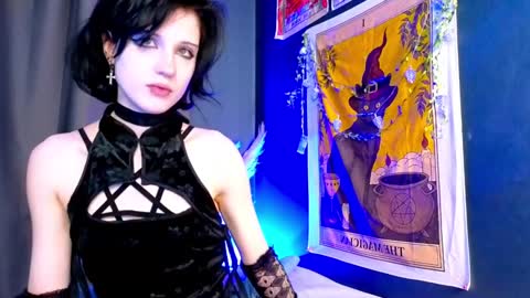 Snapshot of dark_vamp_ chatting on 12.29.24 Vamp online show from 12.29.24