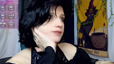 Snapshot of dark_vamp_ chatting on 01.17.25 Vamp online show from 01.17.25