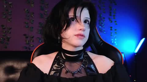 Snapshot of dark_vamp_ chatting on 01.18.25 Vamp online show from 01.18.25