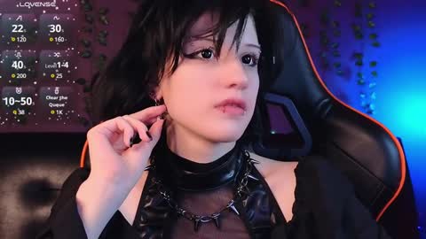 Snapshot of dark_vamp_ chatting on 01.19.25 Vamp online show from 01.19.25